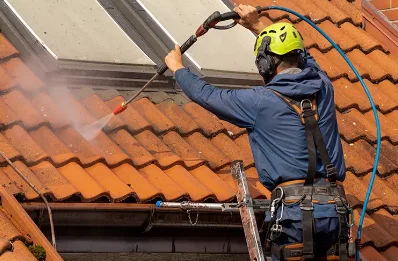 Démoussage et hydrofuge de toiture à Gorre